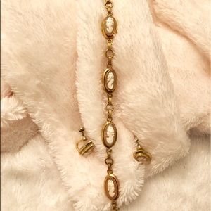 Vintage Estate hand carved cameo bracelet set.